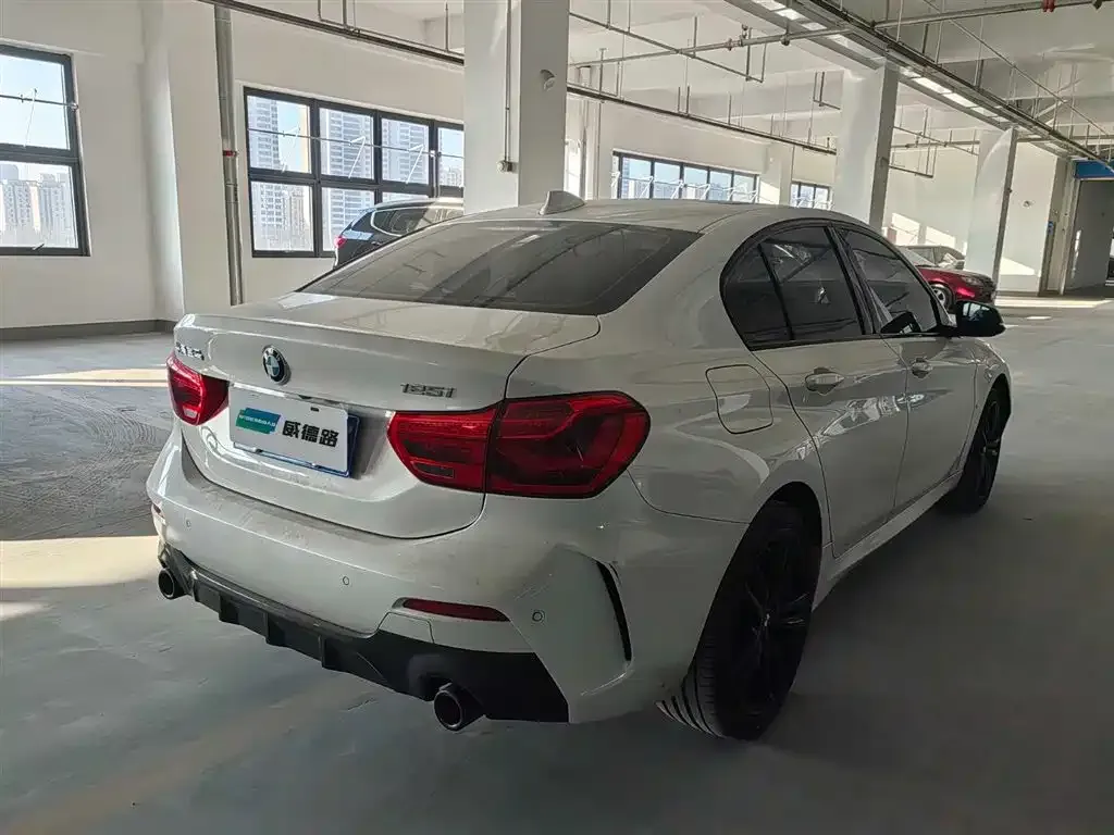 BMW 1 Series 2022 из CN, фото 3