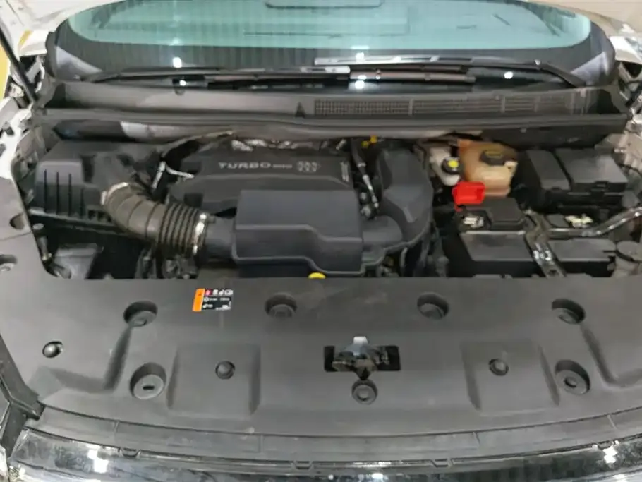 Buick GL8 2025 из CN, фото 6