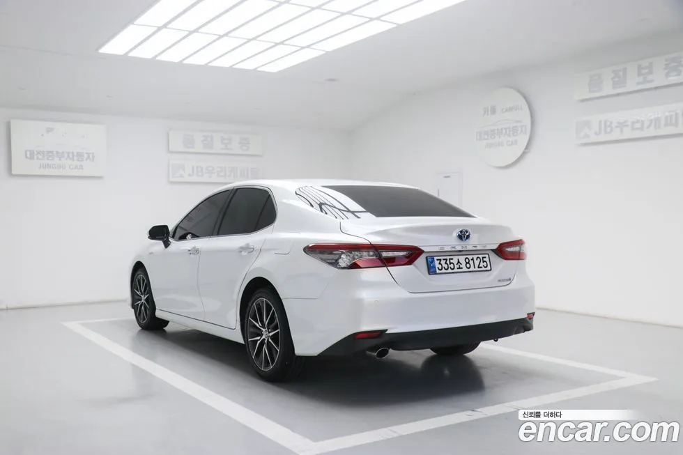 Toyota Camry 2023 из KR, фото 2