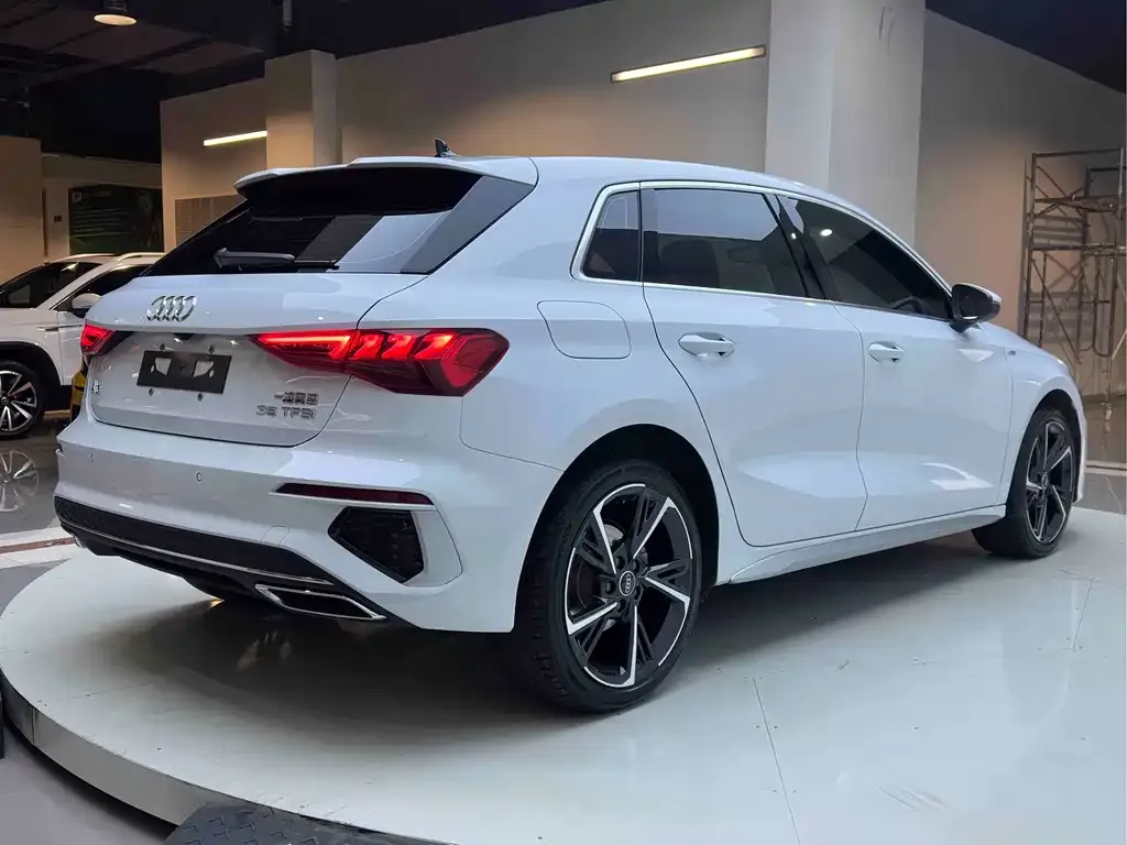 Audi A3 2022 из CN, фото 6