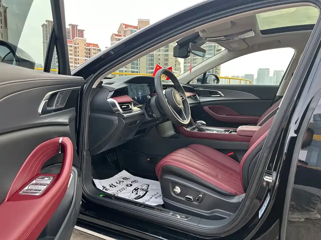 Hongqi H5 — фото 2