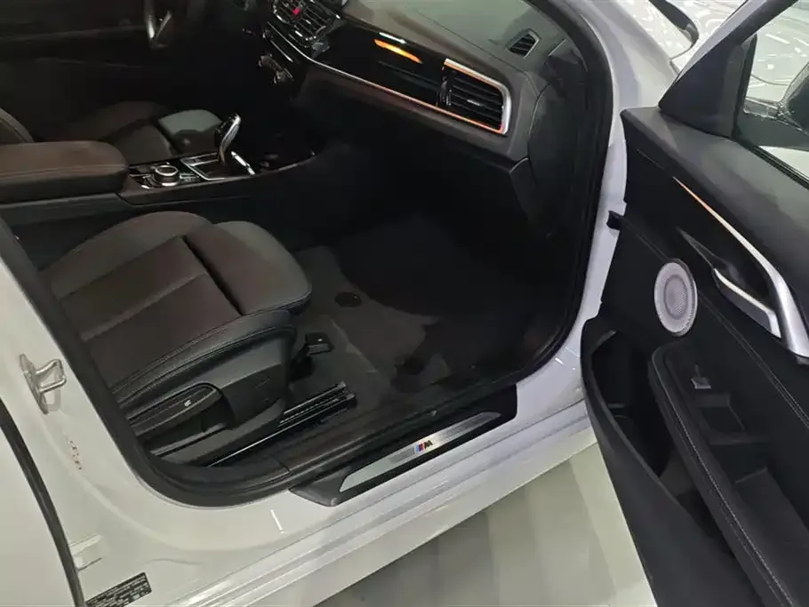 BMW 1 Series 2021 из CN, фото 9