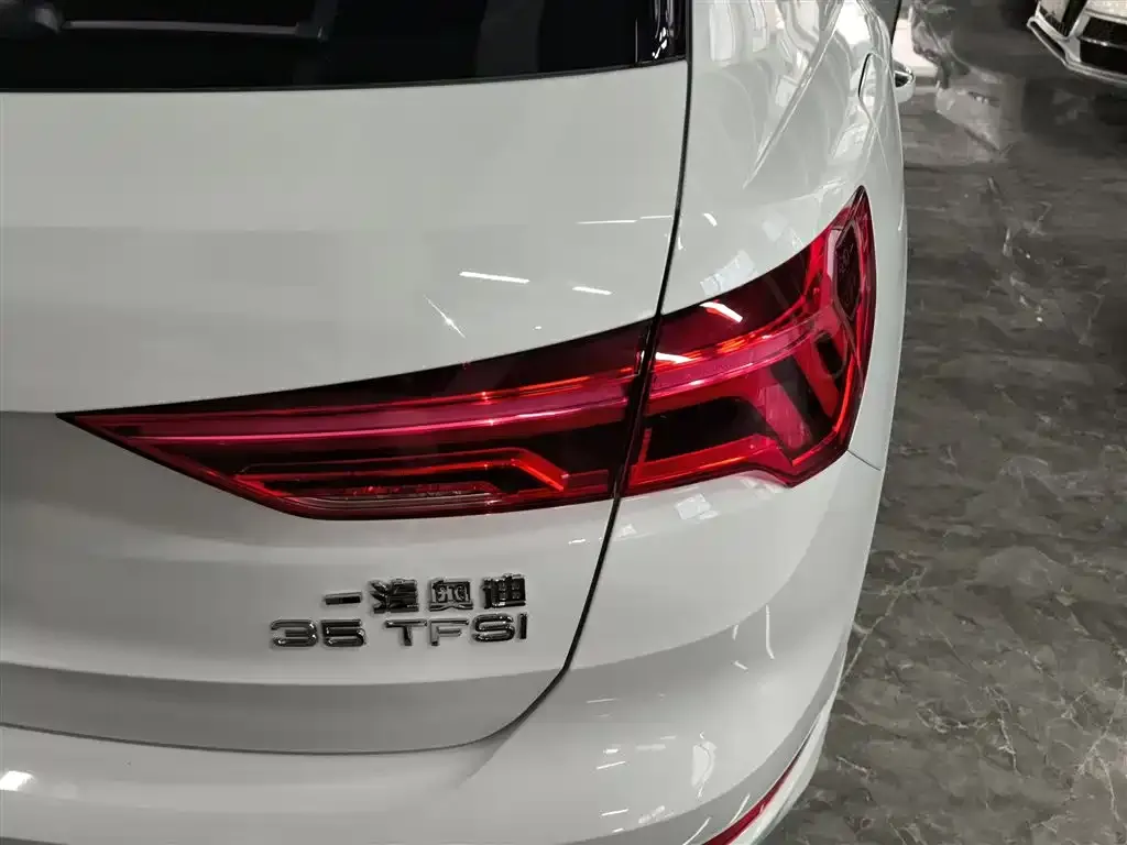Audi Q3 2023 из CN, фото 8
