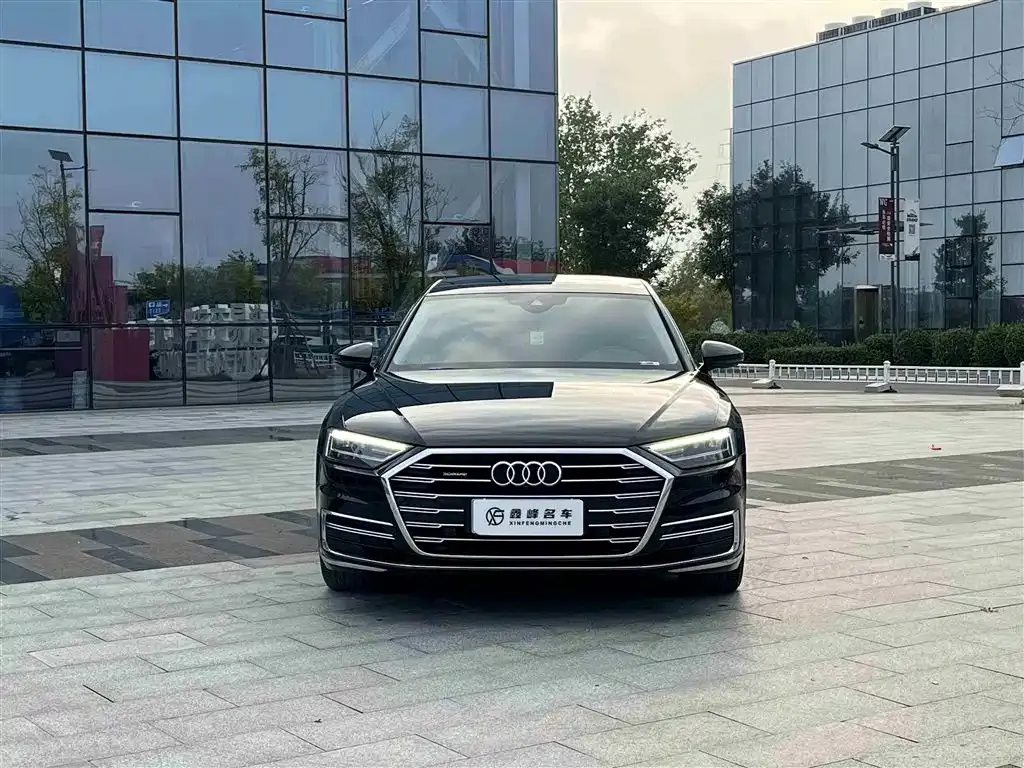 Audi A8 — фото 3