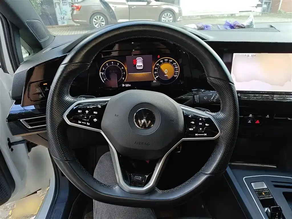 Volkswagen Golf 2022 из CN, фото 3