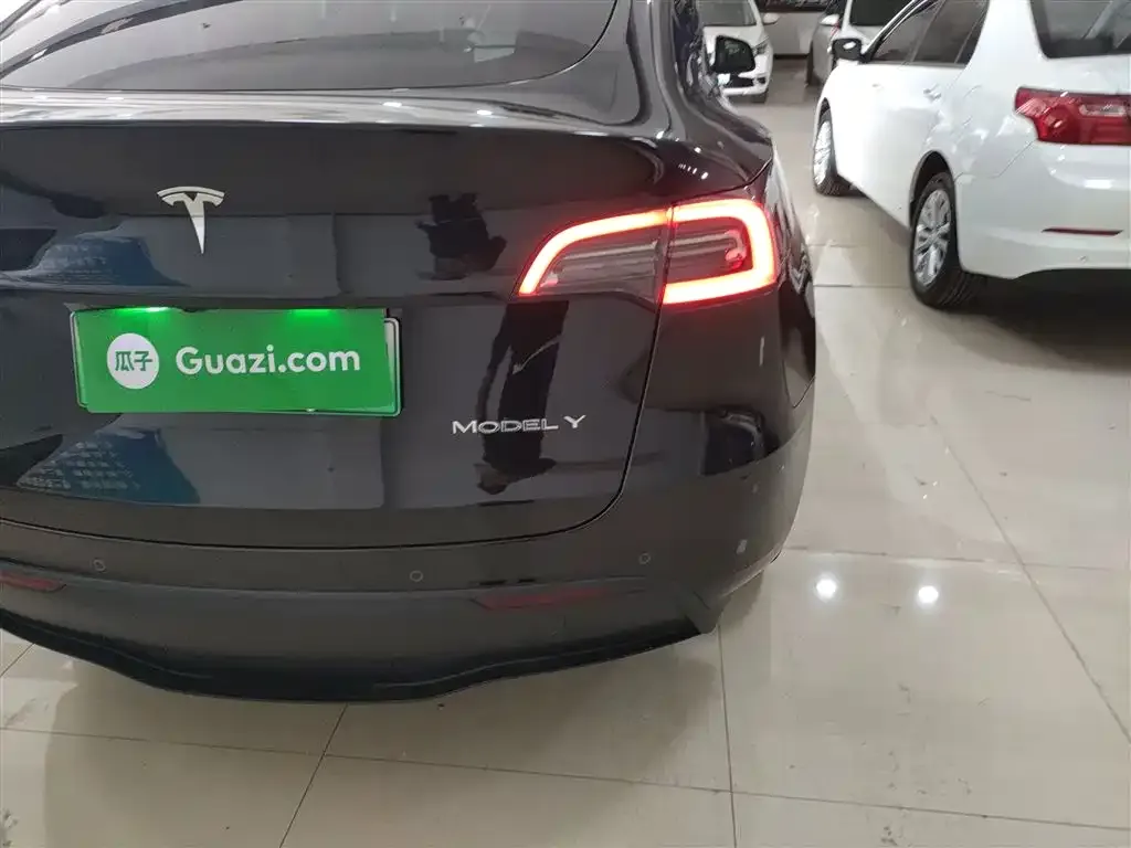 Tesla Model Y 2024 из CN, фото 2