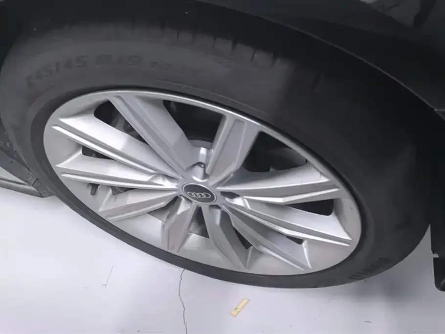 Audi A6L 2025 из CN, фото 3