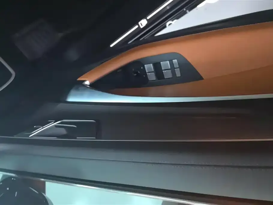Audi A6L 2025 из CN, фото 9