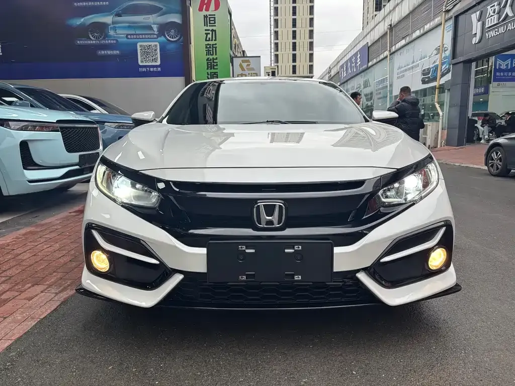 Honda Civic — фото 10