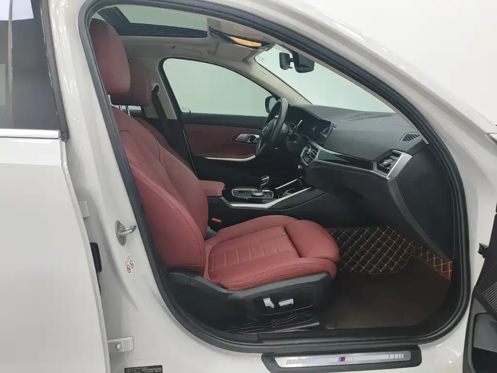BMW 3 Series 2021 из CN, фото 3