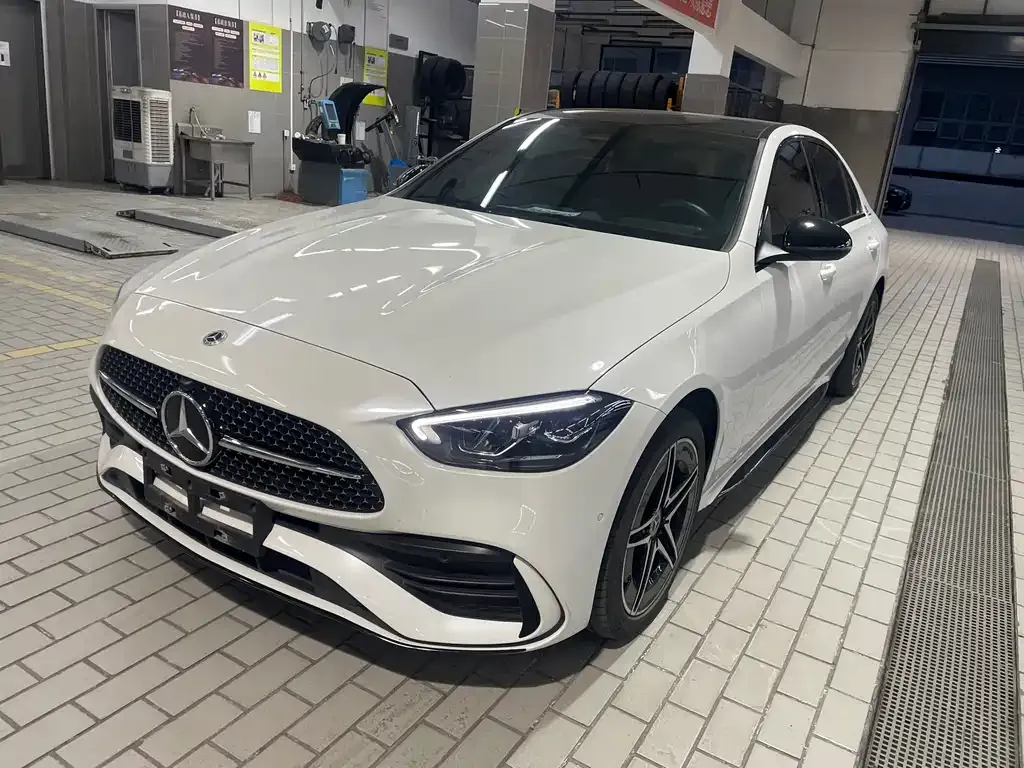 Mercedes-Benz C-Class — фото 1