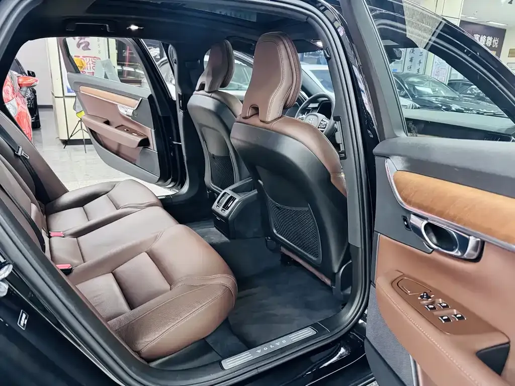 Volvo S90 2022 из CN, фото 2