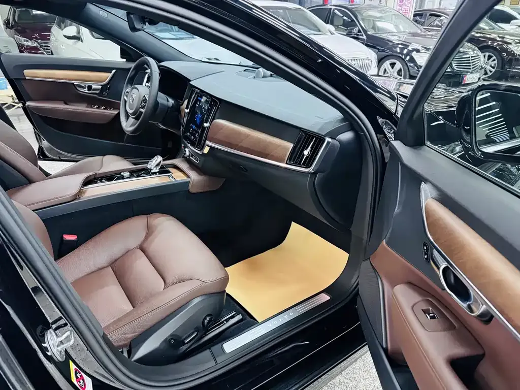 Volvo S90 2022 из CN, фото 5