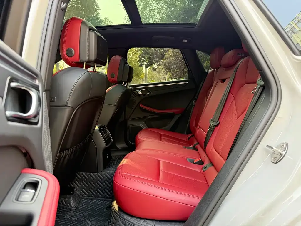 Porsche Macan 2023 из CN, фото 2