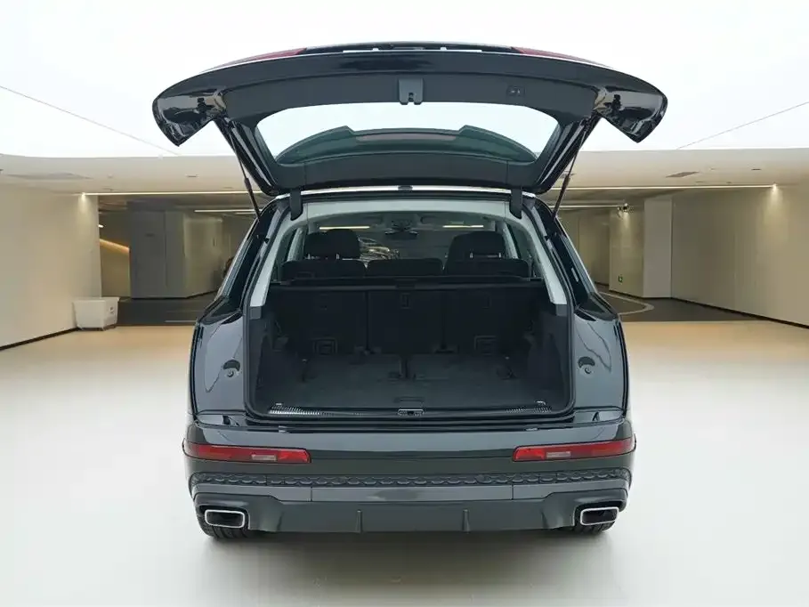 Audi Q7 2024 из CN, фото 6