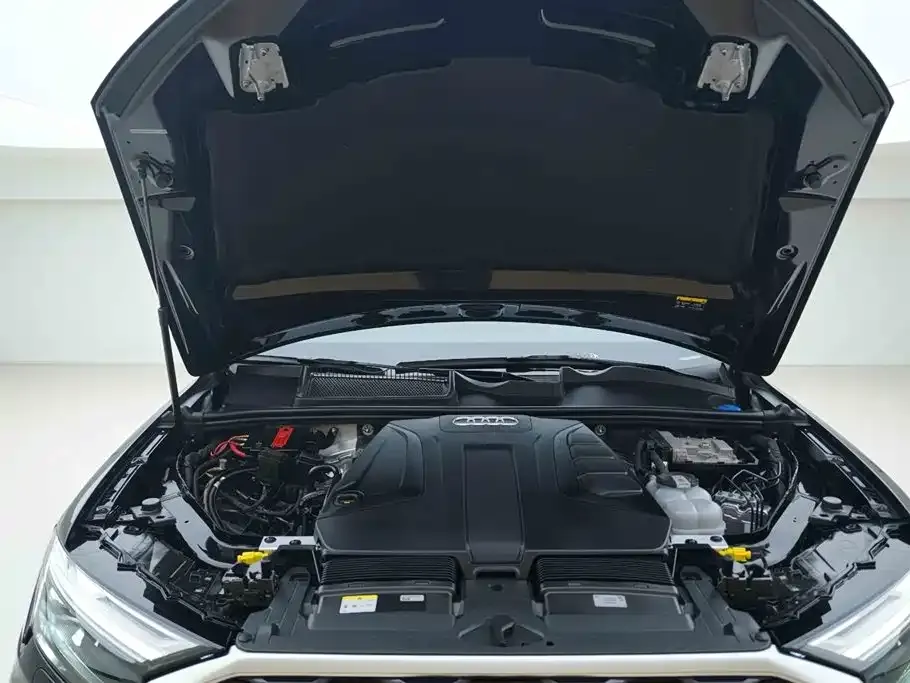 Audi Q7 2024 из CN, фото 10