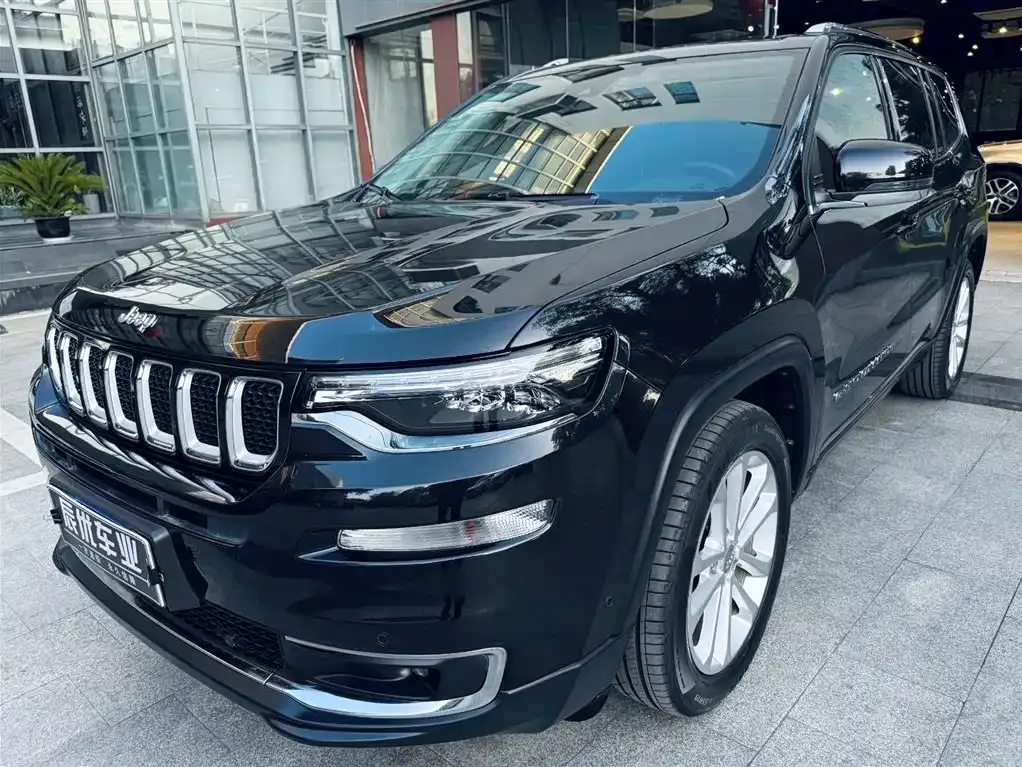 Jeep Grand Commander — фото 1