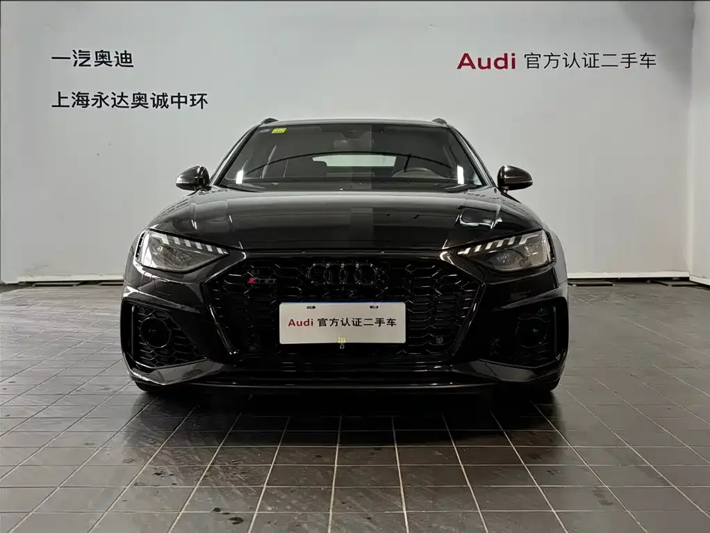 Audi RS 4 2024 из CN, фото 3