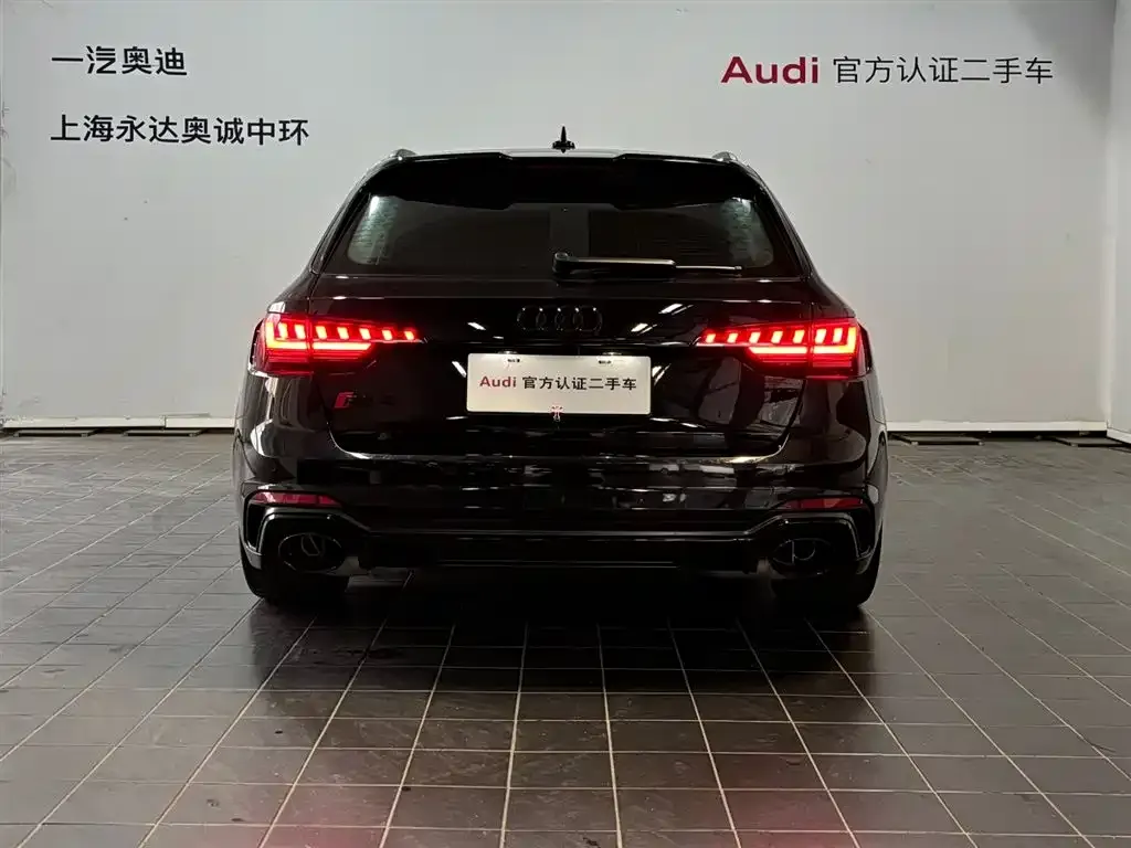Audi RS 4 2024 из CN, фото 4