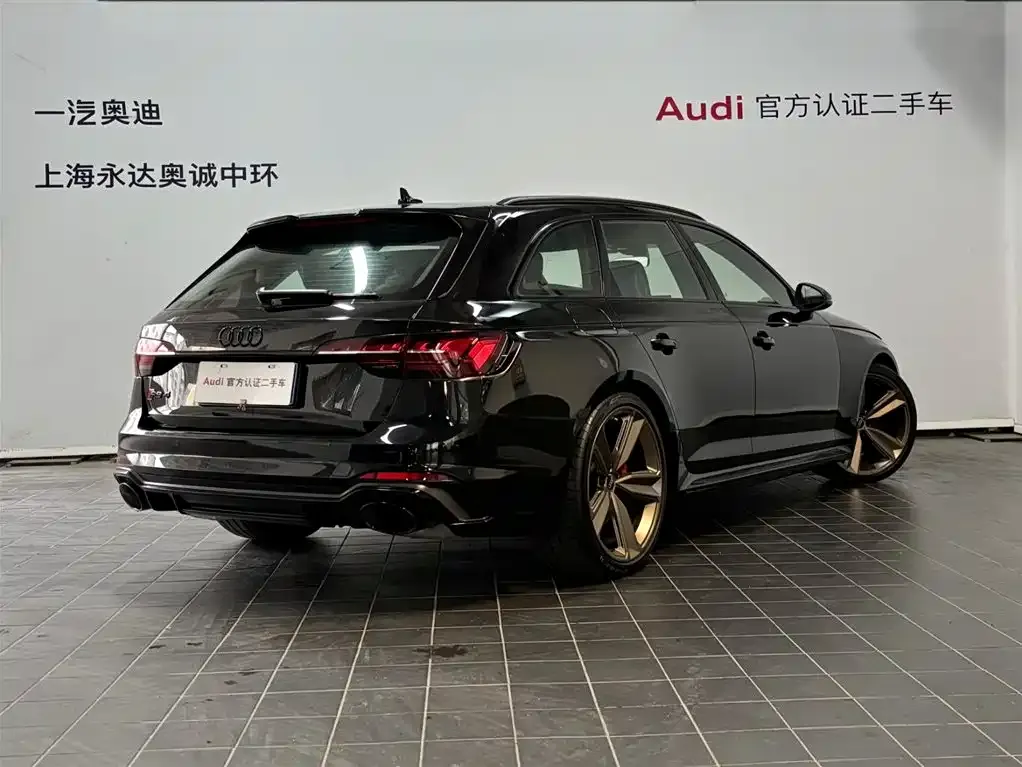 Audi RS 4 2024 из CN, фото 6