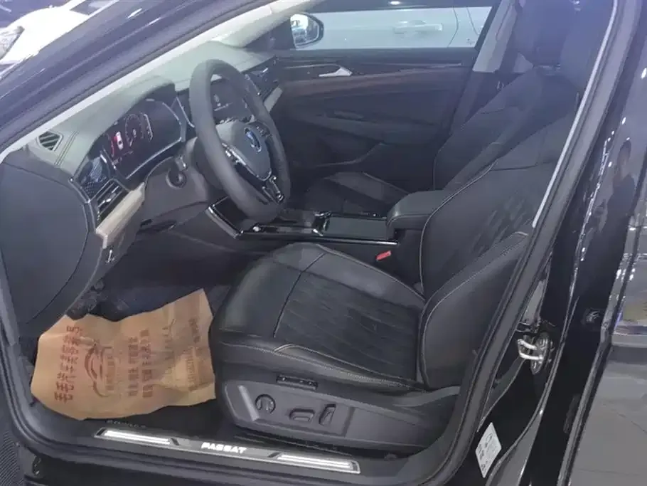 Volkswagen Passat 2021 из CN, фото 2