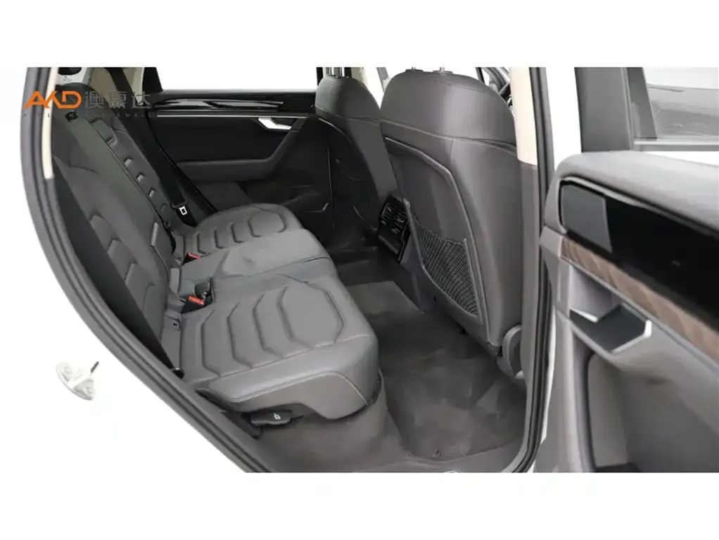 Volkswagen Touareg 2022 из CN, фото 8