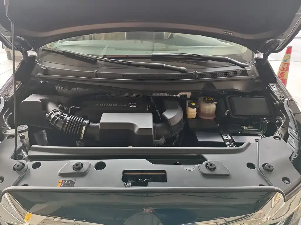 Buick GL8 2025 из CN, фото 2