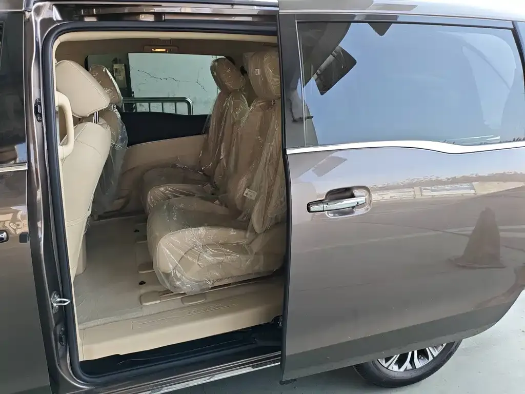 Buick GL8 2025 из CN, фото 3
