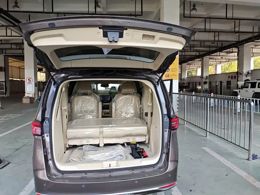 Buick GL8 2025 из CN, фото 10