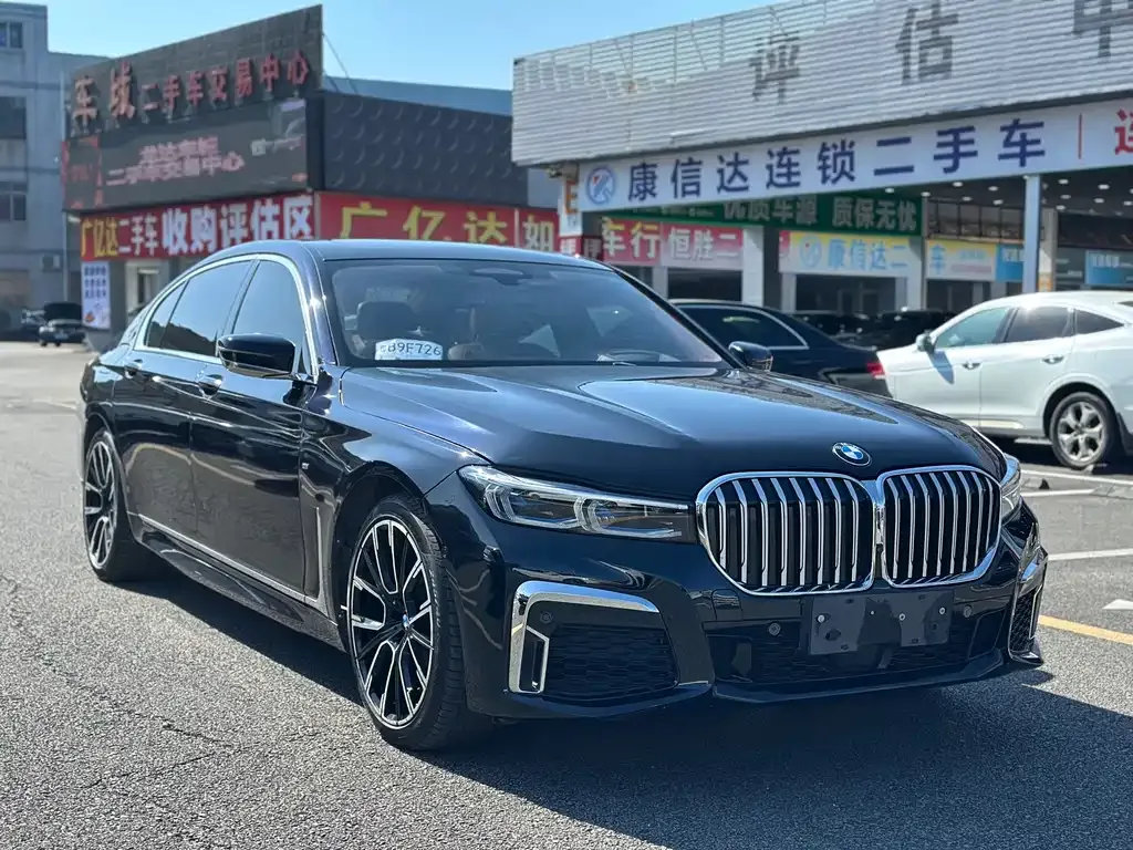 BMW 7 Series 2021 из CN, фото 1