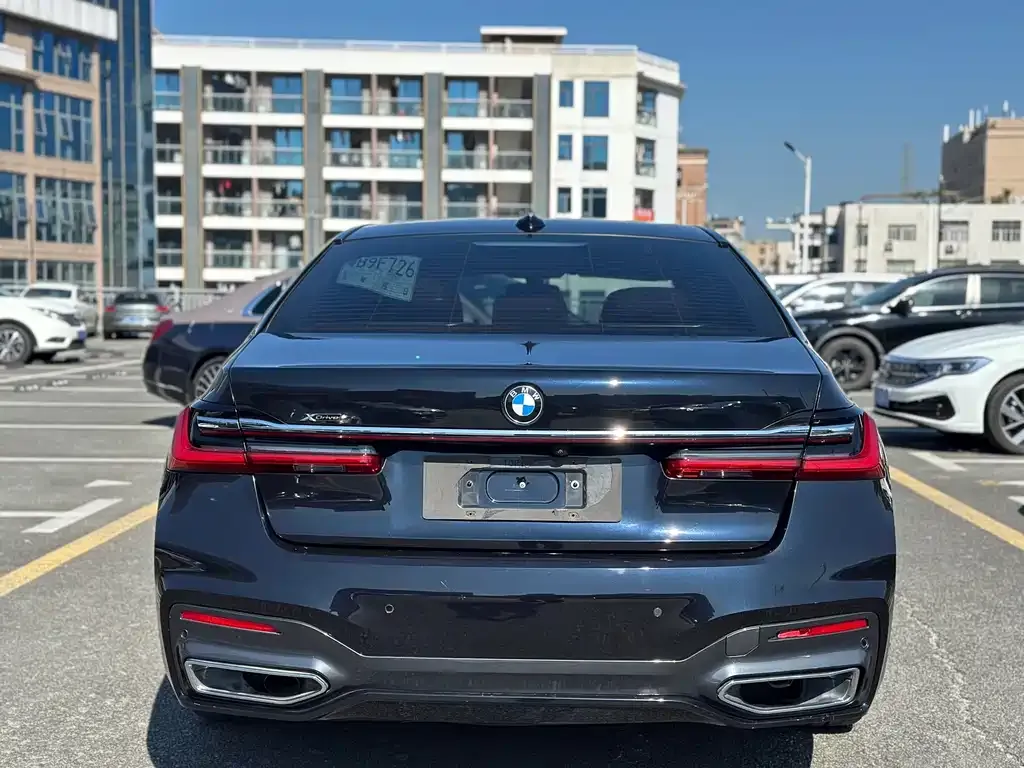 BMW 7 Series 2021 из CN, фото 2