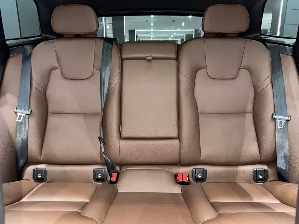 Volvo XC60 2022 из CN, фото 5