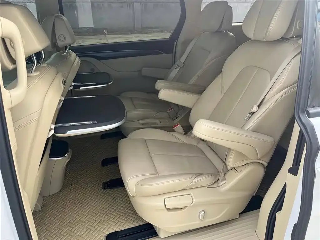 Buick GL8 2022 из CN, фото 2