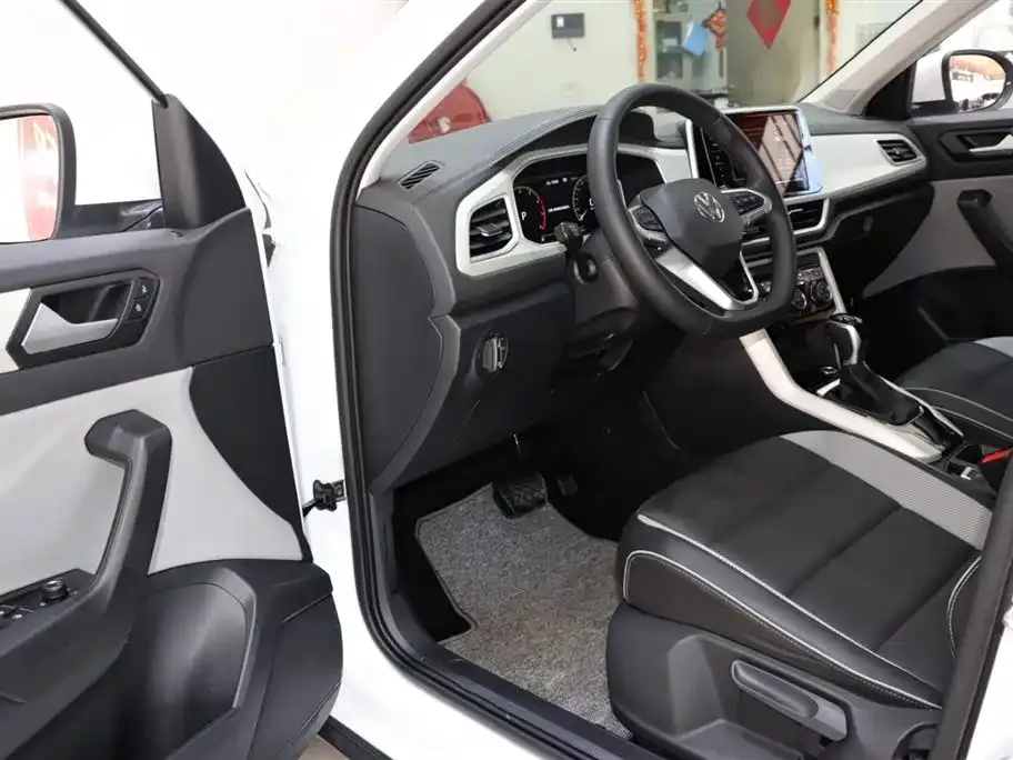 Volkswagen T-Roc 2023 из CN, фото 9