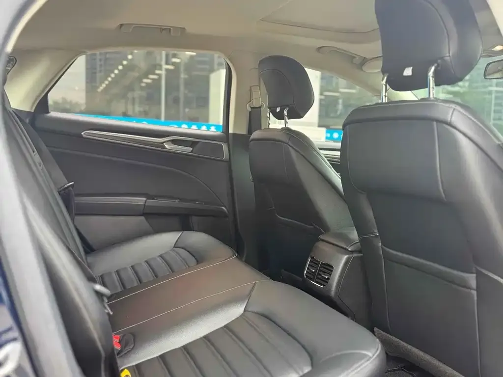 Ford Mondeo 2021 из CN, фото 3