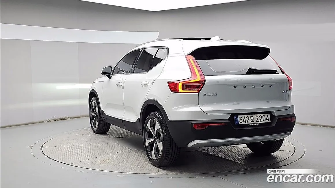 Volvo XC40 2024 из KR, фото 4