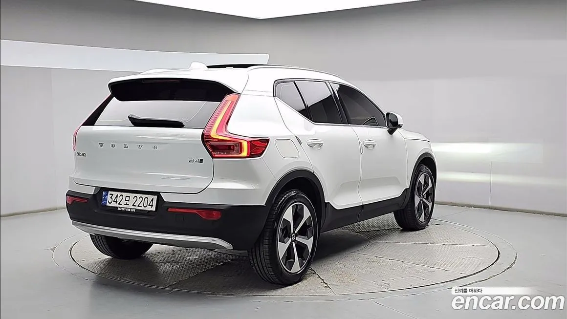 Volvo XC40 2024 из KR, фото 3