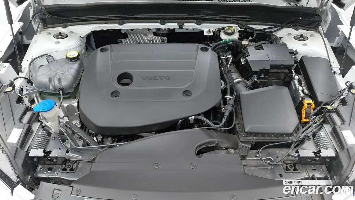 Volvo XC40 2024 из KR, фото 8