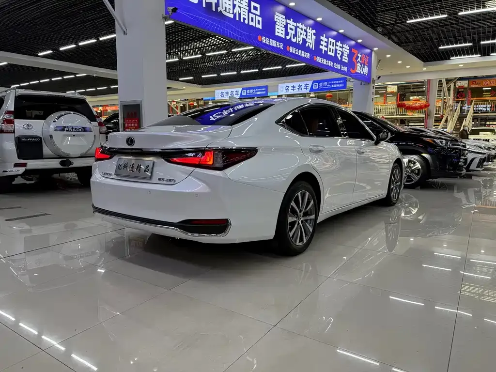 Lexus ES 2021 из CN, фото 7