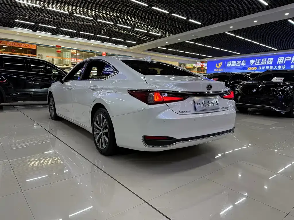 Lexus ES 2021 из CN, фото 10