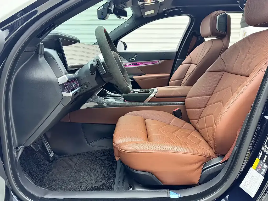 BMW i7 2025 из CN, фото 6
