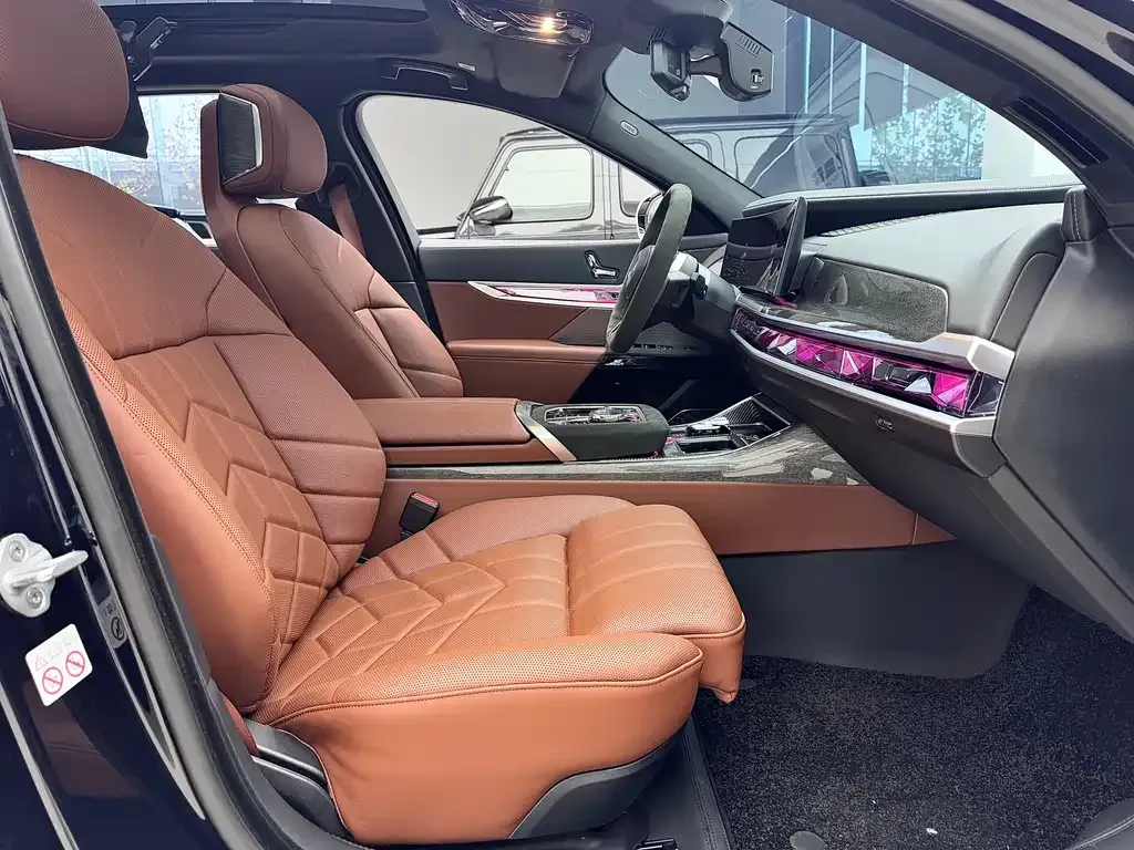 BMW i7 2025 из CN, фото 7