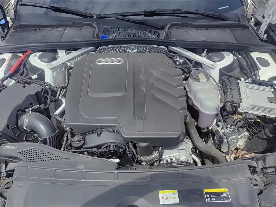 Audi A4L 2024 из CN, фото 9