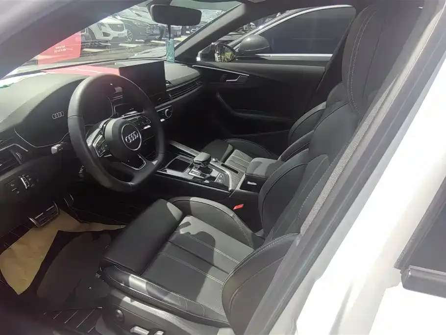 Audi A4L 2024 из CN, фото 6