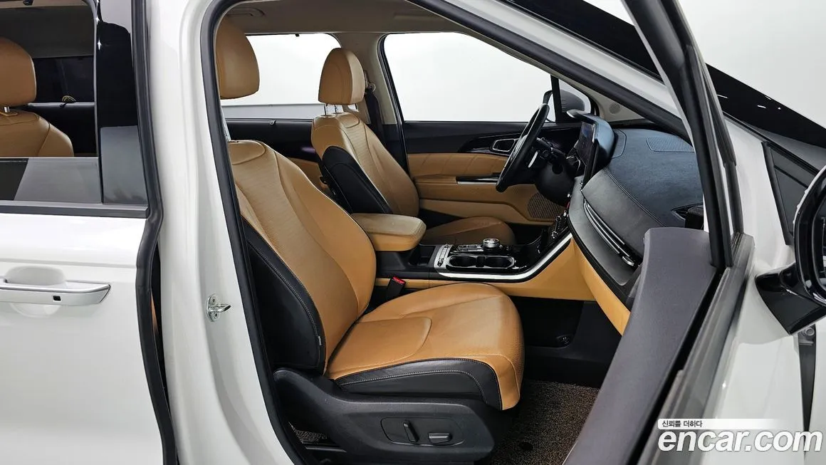Kia Carnival — фото 10