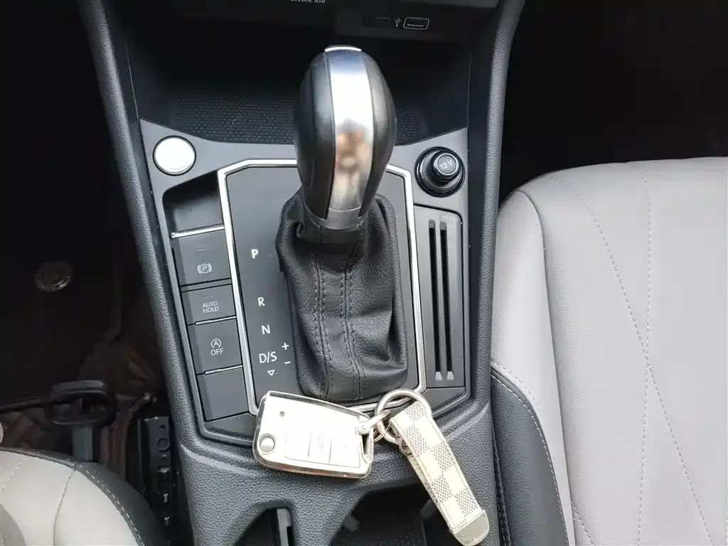 Volkswagen Lavida 2023 из CN, фото 3