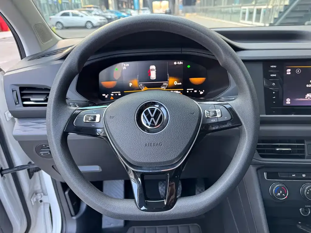 Volkswagen Tharu — фото 8