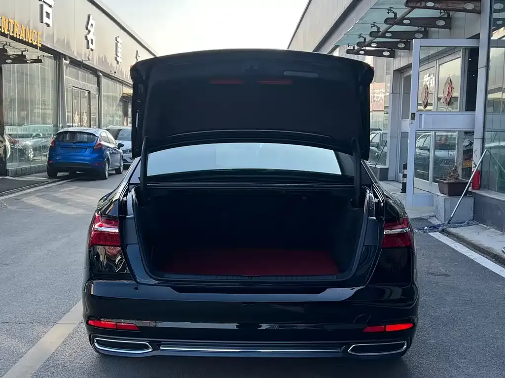 Audi A6L 2022 из CN, фото 6