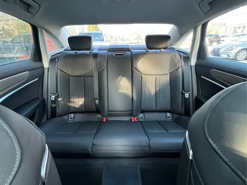 Audi A6L 2022 из CN, фото 2