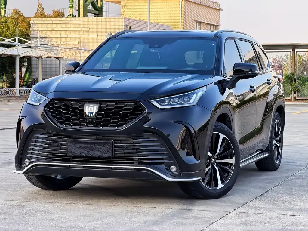 Toyota Crown Kluger 2023 из CN, фото 1